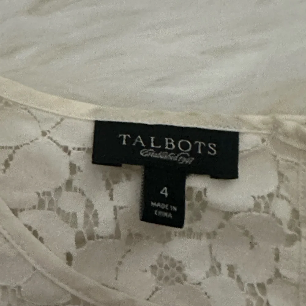 Talbots Women’s Cream Floral Lace Sheer Short Sleeve Blouse Size 4 - Picture 5 of 6